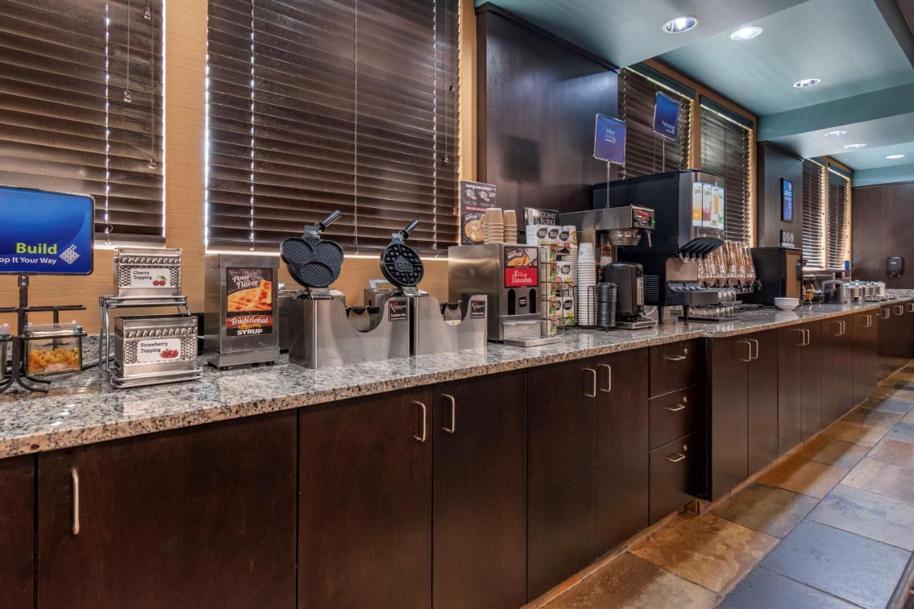 Best Western Bonnyville Inn & Suites Exterior photo