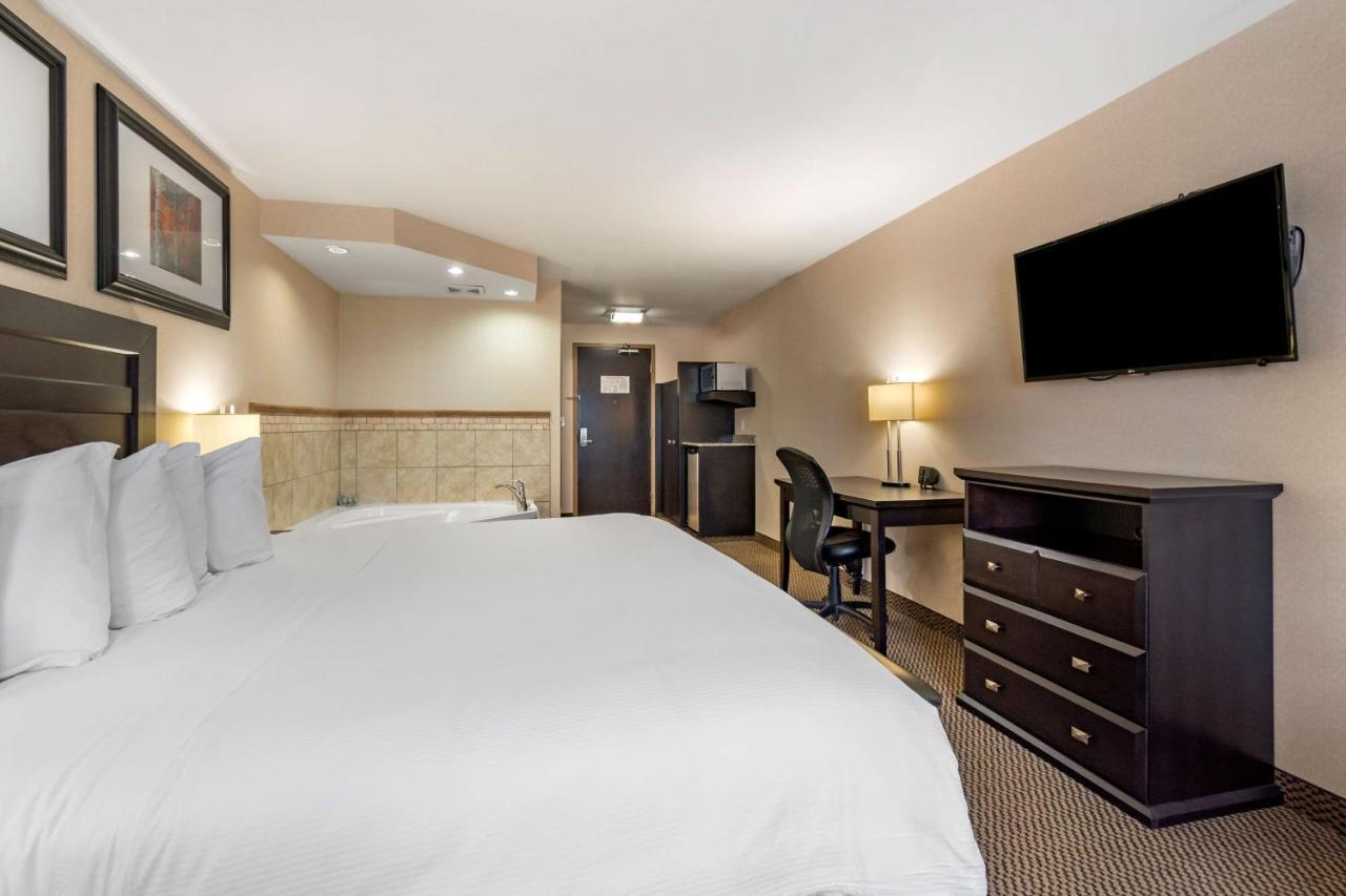Best Western Bonnyville Inn & Suites Exterior photo