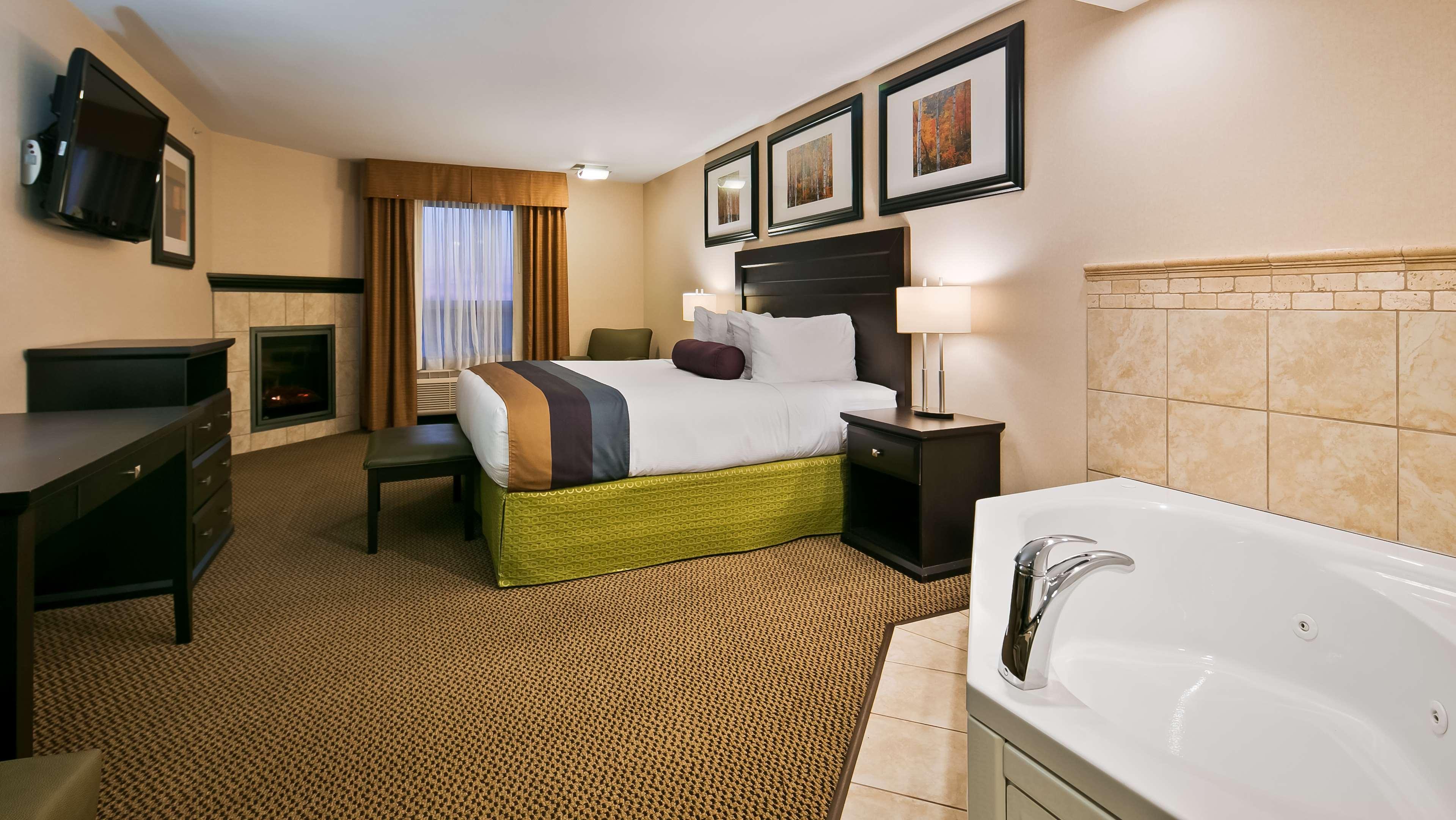 Best Western Bonnyville Inn & Suites Exterior photo