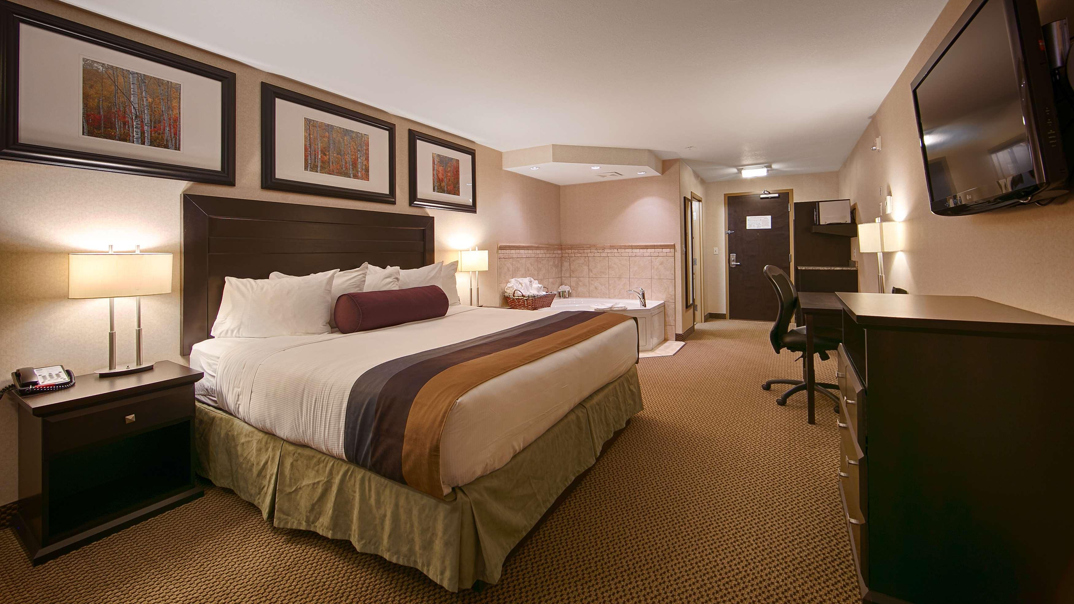 Best Western Bonnyville Inn & Suites Exterior photo