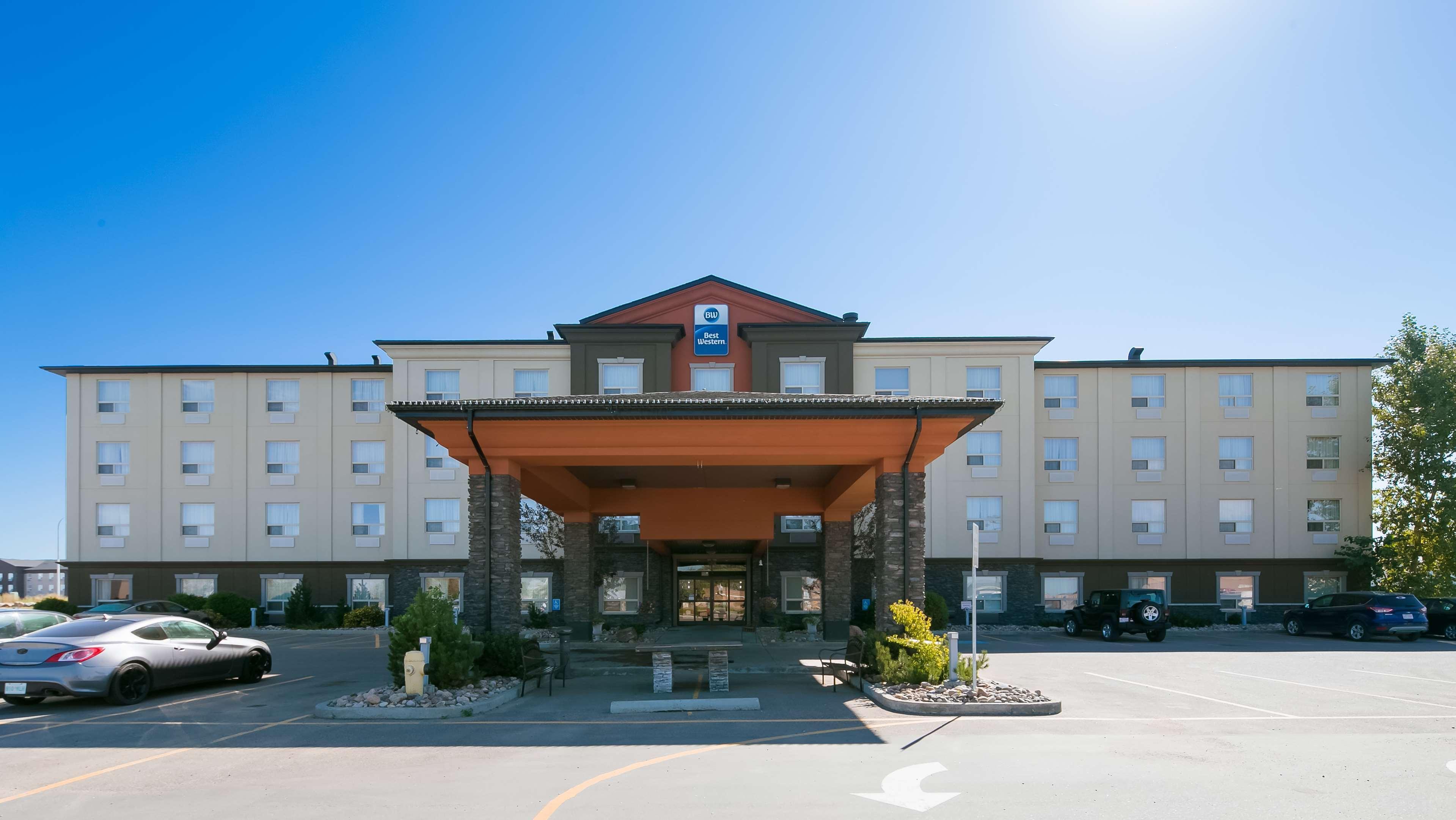Best Western Bonnyville Inn & Suites Exterior photo