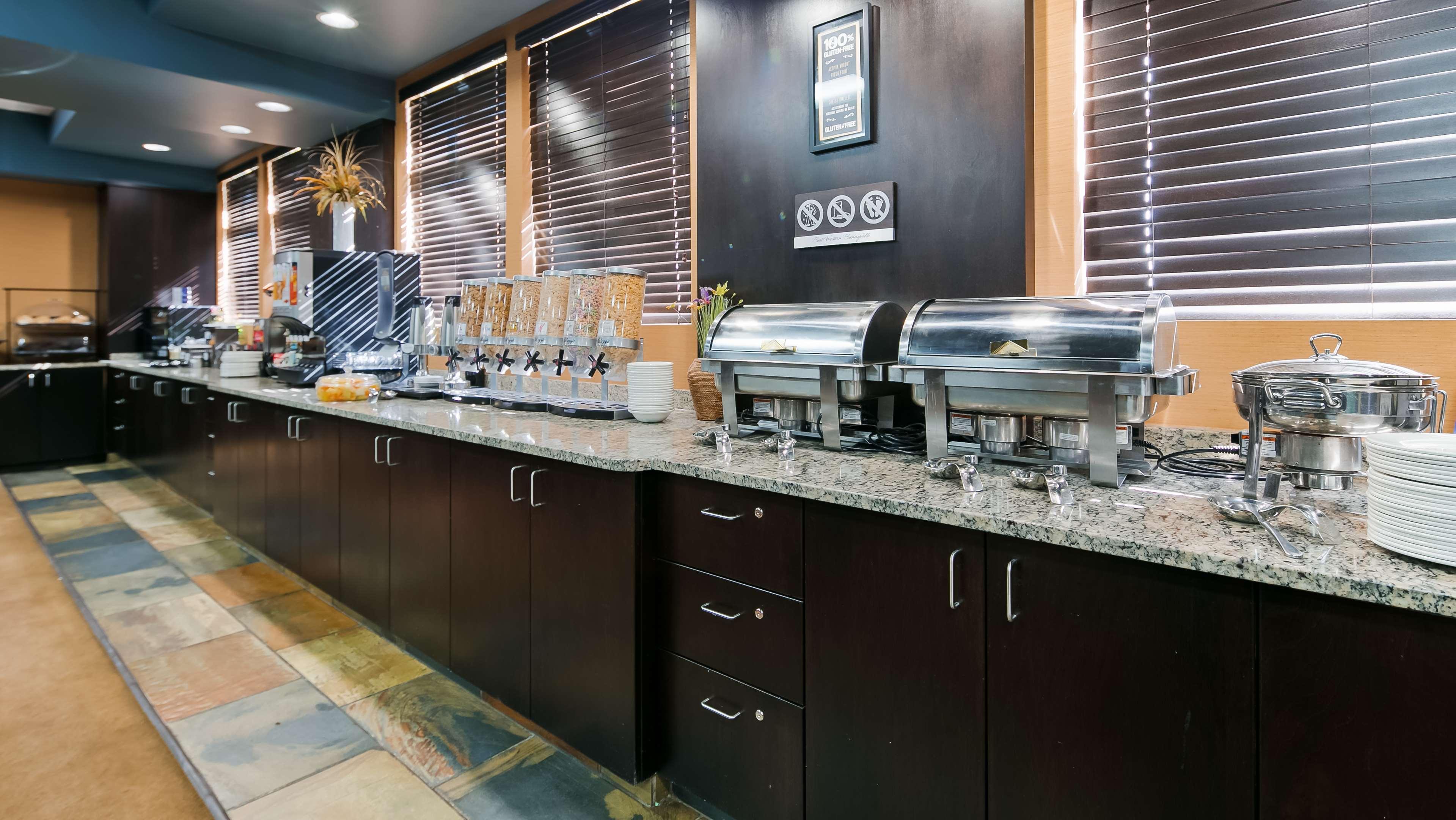 Best Western Bonnyville Inn & Suites Exterior photo