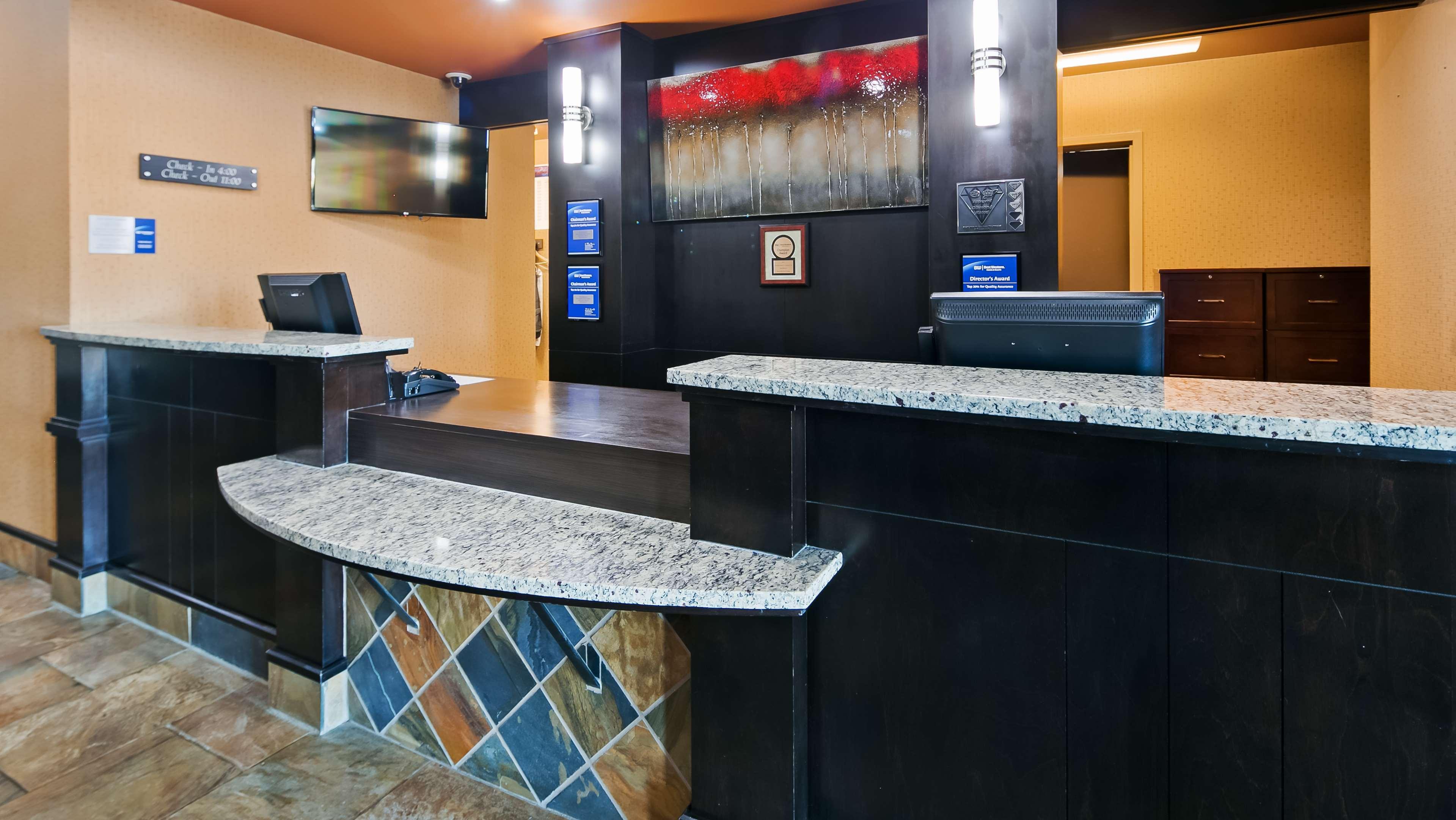 Best Western Bonnyville Inn & Suites Exterior photo