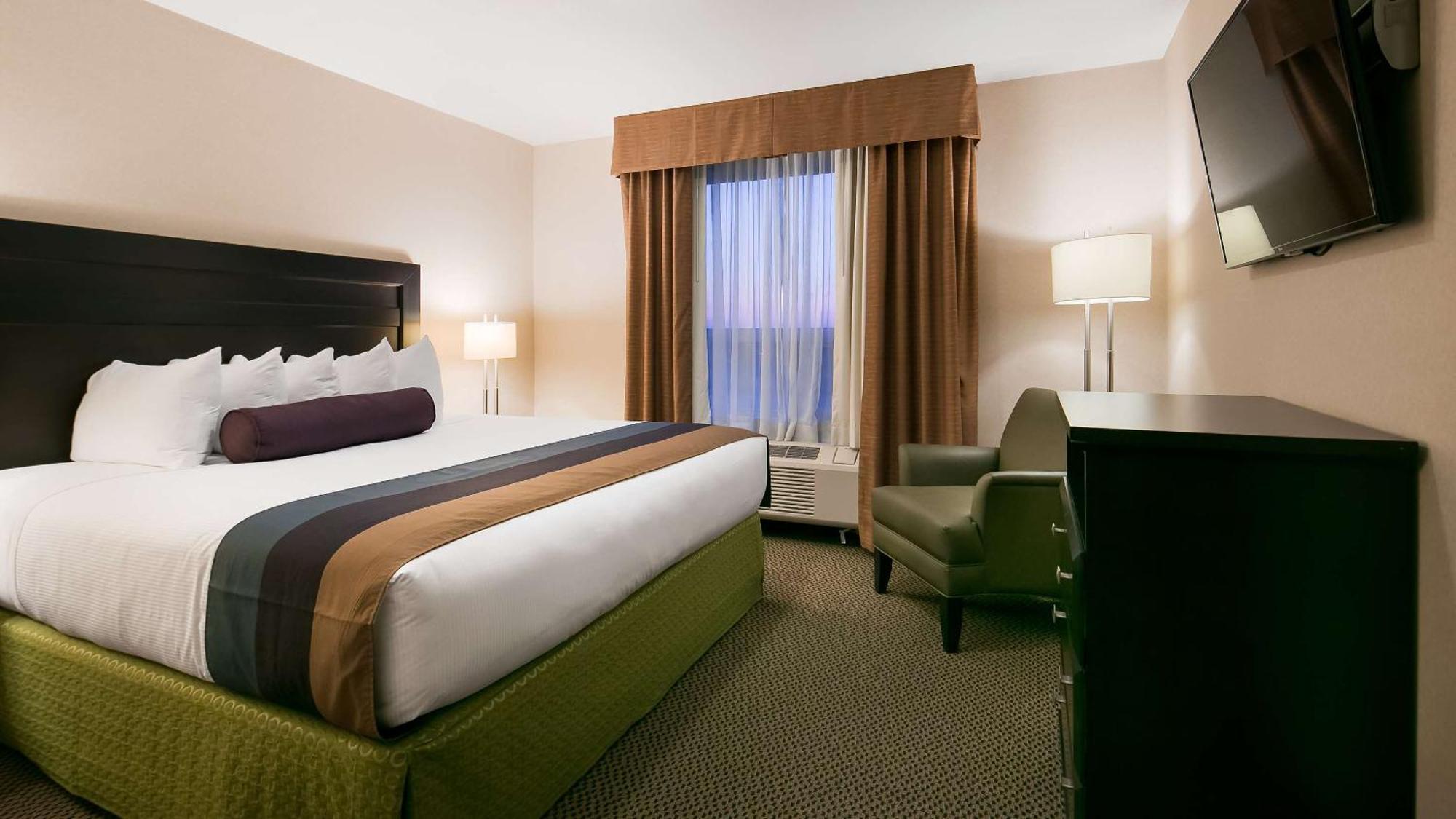 Best Western Bonnyville Inn & Suites Exterior photo